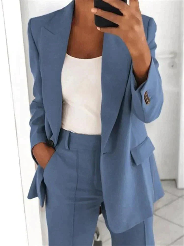 Bianca - Conjunto elegante con blazer estructurado y pantalón recto