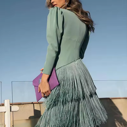 Clara - Vestido midi elegante con mangas de flecos