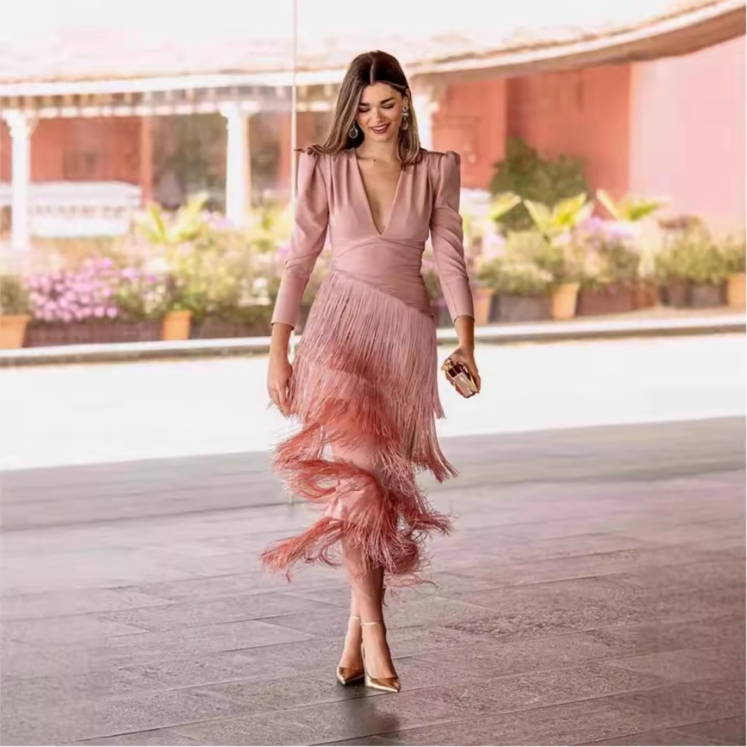 Clara - Vestido midi elegante con mangas de flecos