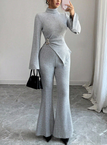 Beatrice – Conjunto elegante para mujer con blusa de canalé y pantalones acampanados