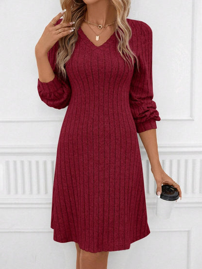 Sofía - Vestido de invierno de punto acanalado con escote en V