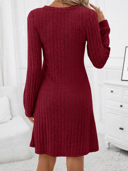 Sofía - Vestido de invierno de punto acanalado con escote en V
