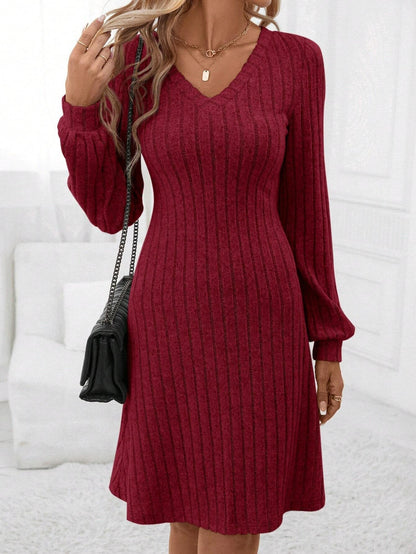 Sofía - Vestido de invierno de punto acanalado con escote en V