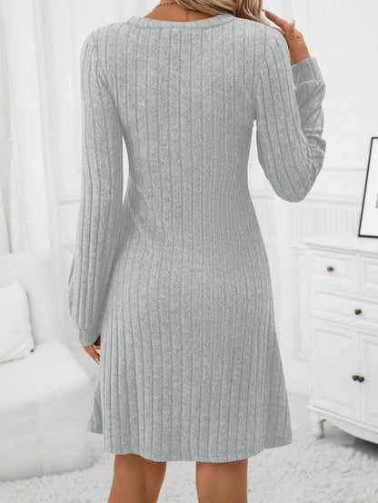 Sofía - Vestido de invierno de punto acanalado con escote en V