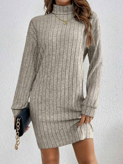 Chiara - Vestido de invierno de mujer de punto acanalado con cuello alto