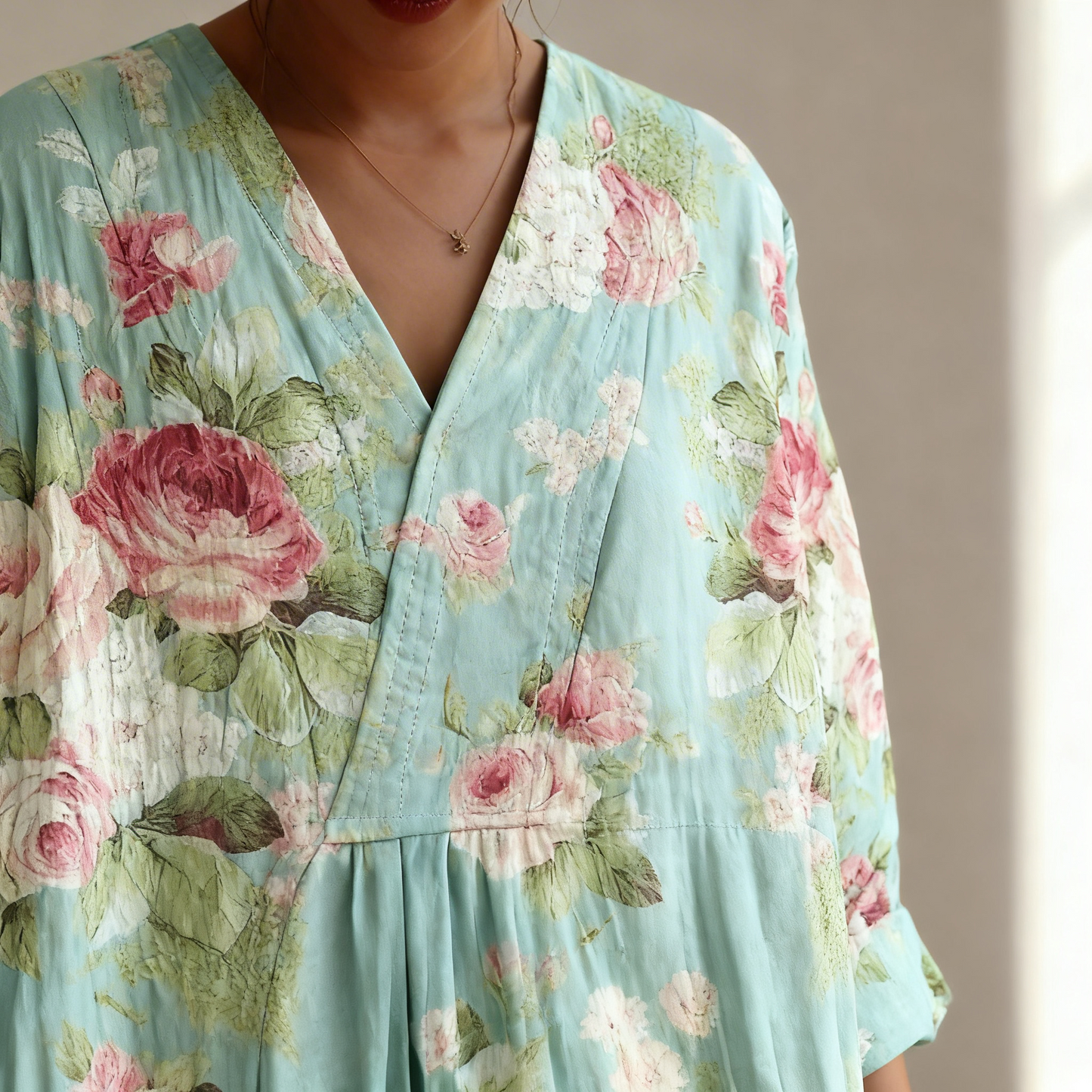 Ashlee | Vestido con estampado floral de rosas
