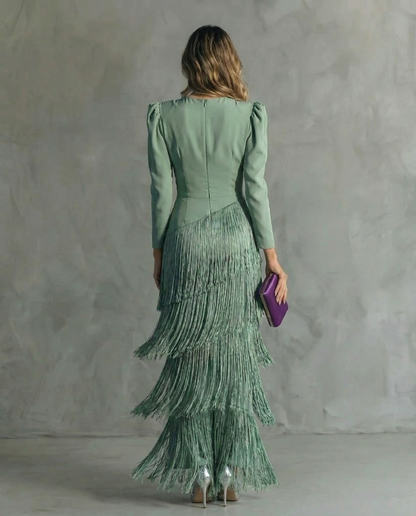 Clara - Vestido midi elegante con mangas de flecos