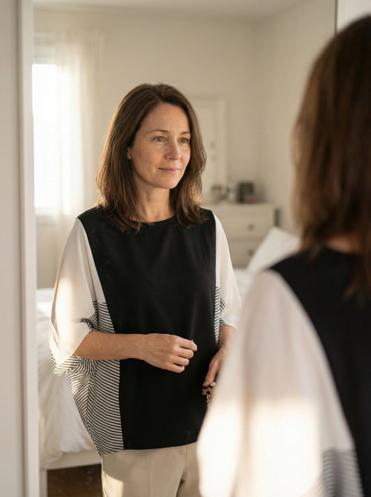 Sofía - Blusa bicolor con mangas amplias para un look elegante