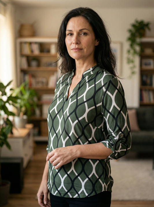 Camila - Blusa elegante con estampado geométrico